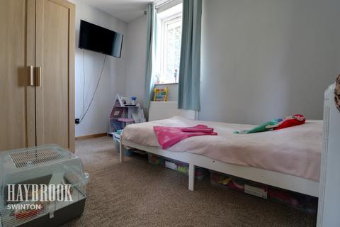16 Grange Crescent, Thurnscoe, Rotherham, S63 0EA