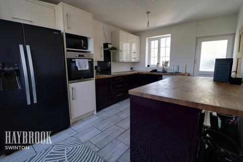16 Grange Crescent, Thurnscoe, Rotherham, S63 0EA