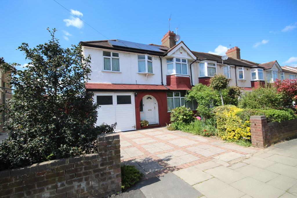 Torrington Road, Perivale, Middlesex UB6 4 bed end of terrace house £