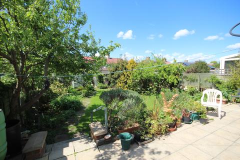 17 Torrington Road, Perivale, Greenford, UB6 7EP