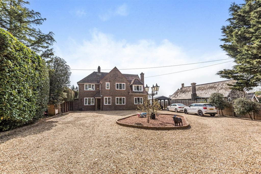 Main Road, Yapton, BN18 4 bed detached house £920,000