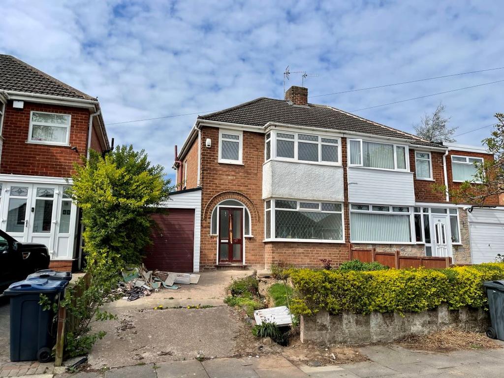 67 Ryde Park Road, Rednal... 3 bed semidetached house £150,000