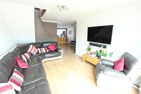 16 Clyde, East Tilbury, Tilbury, RM18 8RY
