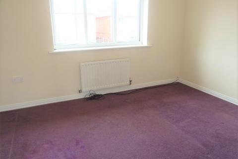 3 bedroom semi-detached house to rent, Maplewood Close, Manchester, M9