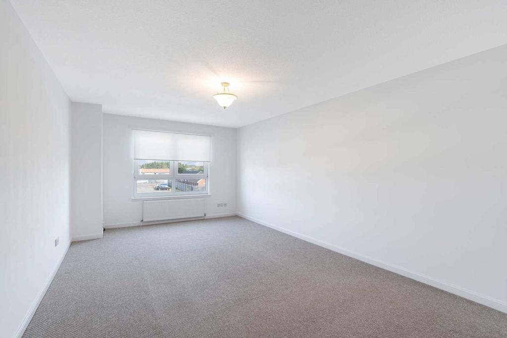 McCourt Gardens, Bellshill 2 bed flat £85,000