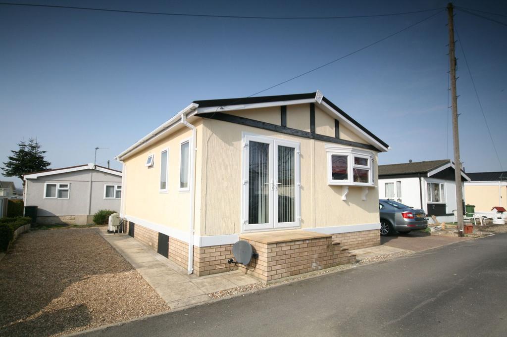 Alpha Avenue, Garsington, OX44 2 bed park home £149,950