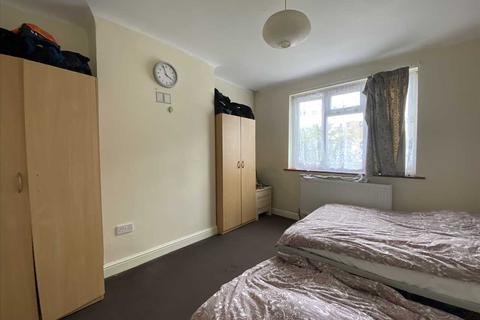 125 Locket Road, Wealdstone, Harrow, HA3 7NY