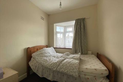 125 Locket Road, Wealdstone, Harrow, HA3 7NY