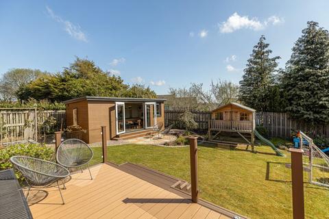 21 Braidpark Drive, Giffnock, Glasgow, G46 6NB