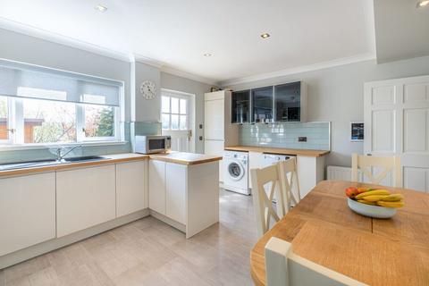 21 Braidpark Drive, Giffnock, Glasgow, G46 6NB