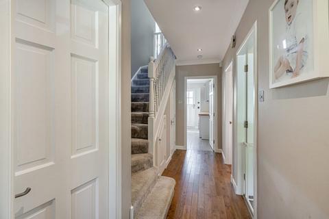 21 Braidpark Drive, Giffnock, Glasgow, G46 6NB