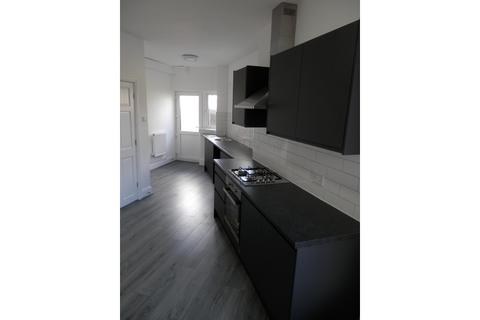 5 bedroom end of terrace house to rent, Cape Hill, Smethwick, West Midlands