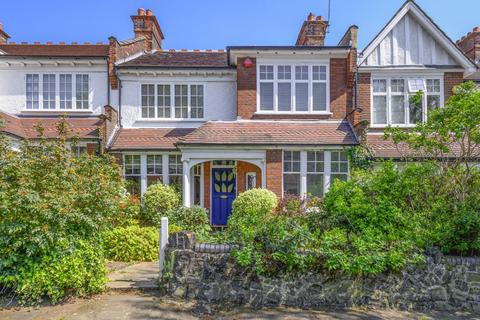18 Birchwood Avenue, London, N10 3BE
