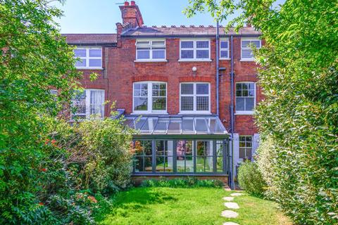 18 Birchwood Avenue, London, N10 3BE