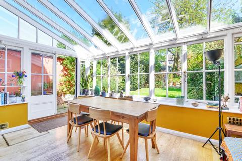18 Birchwood Avenue, London, N10 3BE