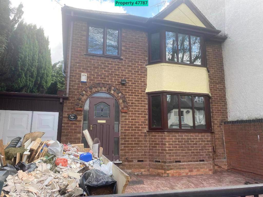5 Lea Gardens, Wolverhampton, WV3 3 bed semidetached house £1,000