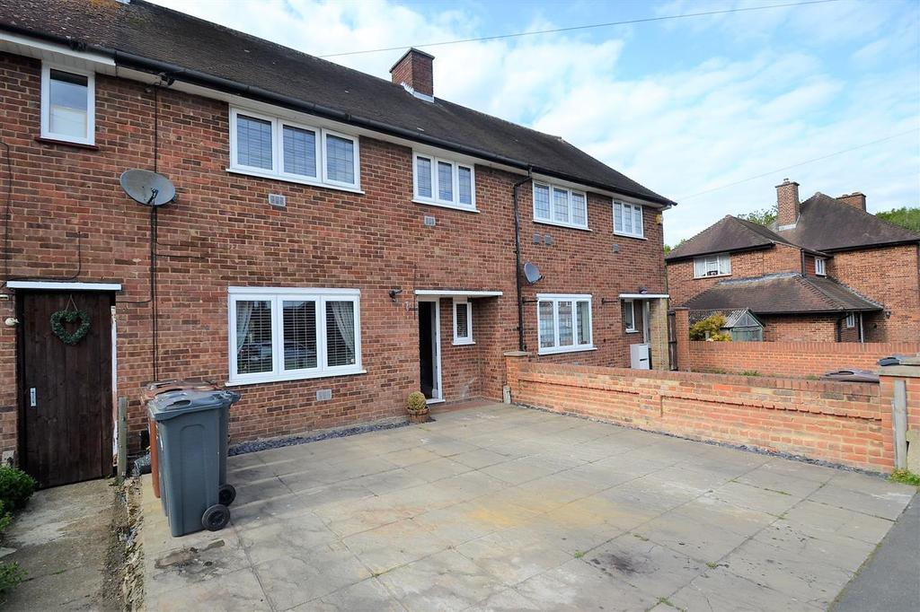 Sparrow Farm Drive, Feltham 3 bed terraced house £509,950