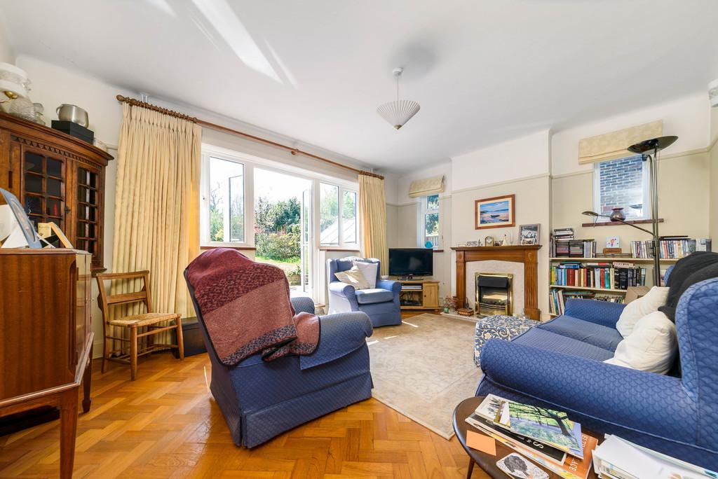 Kings Orchard, Eltham SE9 4 bed detached house £1,000,000