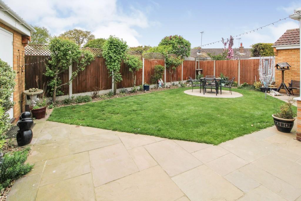 Clacton Road, Thorrington, Colchester, Essex, CO7 8GB 3 bed detached