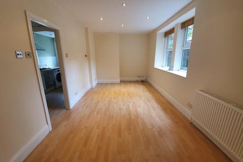 2 bedroom ground floor flat to rent, Newlaithes Grange, Horsforth LS18