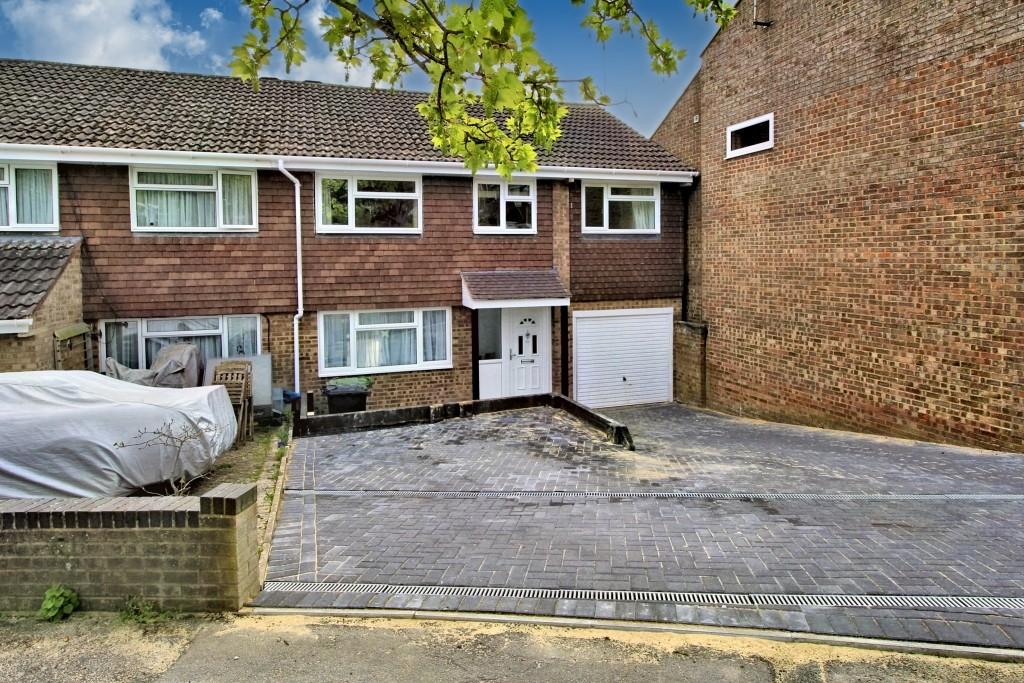 Thorpe Gardens, Alton, Hampshire 4 bed semidetached house £425,000