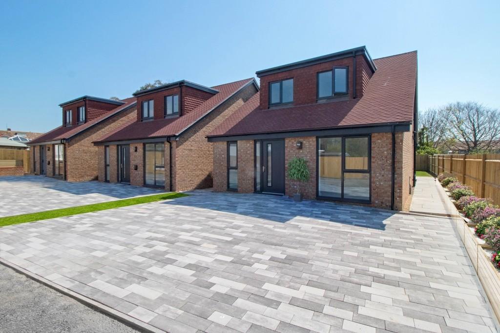 Dymchurch Close, Seaford 3 bed detached house £500,000