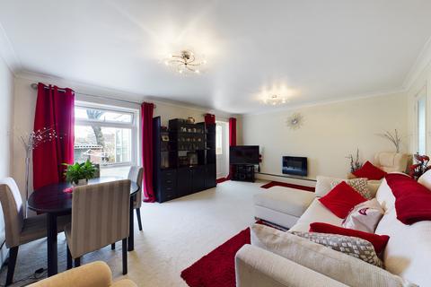 73a Brixham Crescent, Ruislip, HA4 8TT