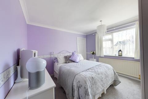 73a Brixham Crescent, Ruislip, HA4 8TT