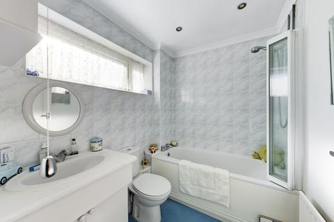 73a Brixham Crescent, Ruislip, HA4 8TT