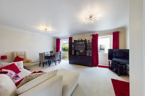 73a Brixham Crescent, Ruislip, HA4 8TT