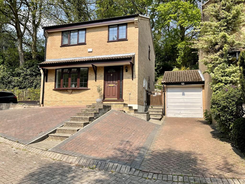 Foxtail Drive, Dibden Purlieu 3 bed detached house £1,495 pcm (£345 pw)