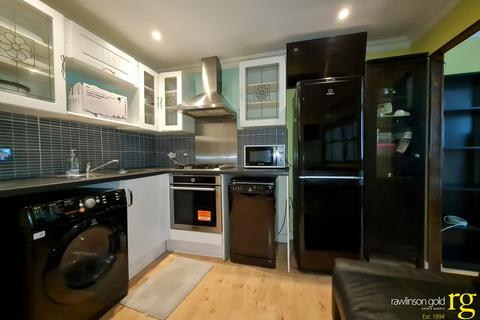 Studio to rent, The Turret, Rayners Lane