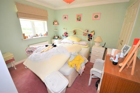 17 Lime Trees Grove, Corby, NN17 1DY