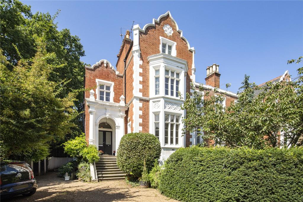 Queens Road, Richmond, Surrey 3 bed flat £3,000 pcm (£692 pw)