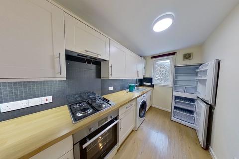 2 bedroom flat to rent, Cadiz Street, Edinburgh, EH6