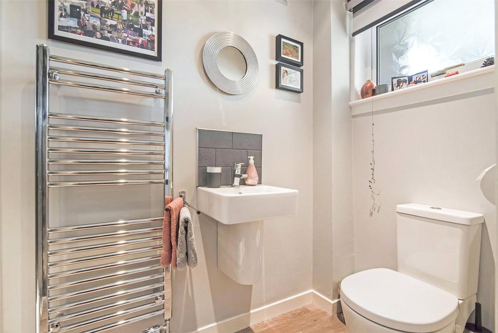 D/Stair Shower Room