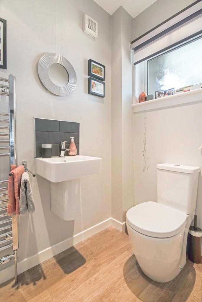 D/Stair Shower Room