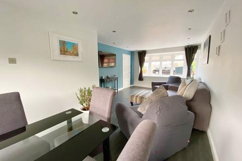 13 Rutland Close, Bexley, DA5 3HY