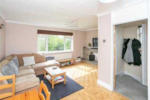 8 Moat Close, Bushey, WD23 3BS