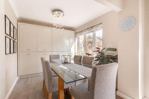 156 Forest Gate, Palmersville, Newcastle Upon Tyne, NE12 9EN