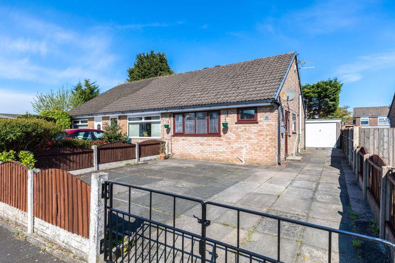 Raithby Drive, Hawkley Hall, WN3 5PY 2 bed semidetached bungalow £