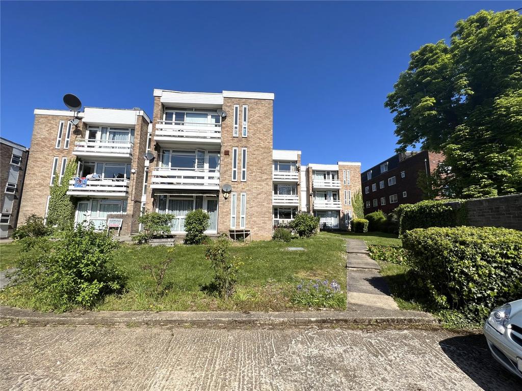 Woodcroft, London Road, Stanmore... 2 bed apartment - £400,000