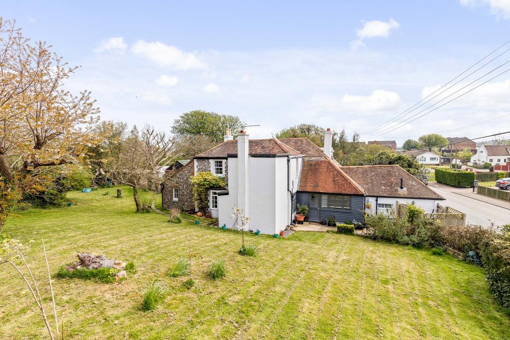 The Street, Guston, Dover, CT15 5 bed detached house for sale £700,000
