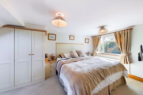 31 Ashurst Road, Tadworth, KT20 5ET