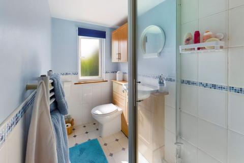 31 Ashurst Road, Tadworth, KT20 5ET