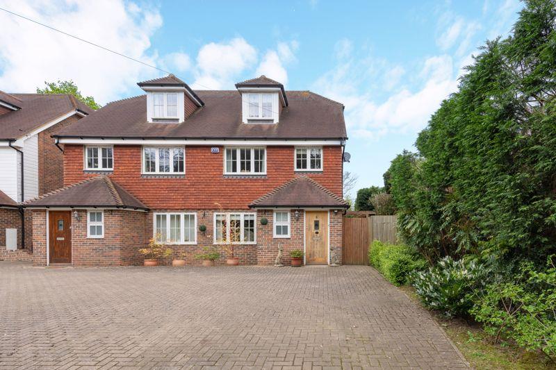 Snatts Road, Uckfield 3 bed semidetached house £535,000