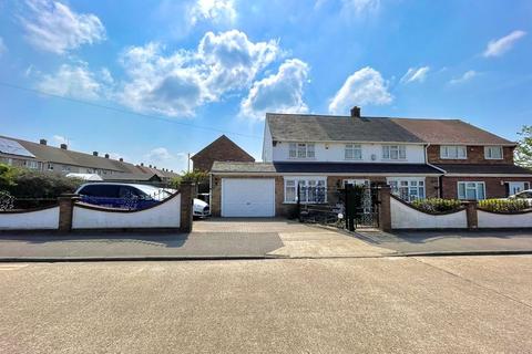 1 Fortin Close, South Ockendon, RM15 5NH