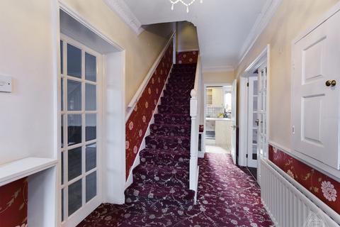 1 Fortin Close, South Ockendon, RM15 5NH