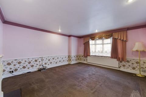 1 Fortin Close, South Ockendon, RM15 5NH