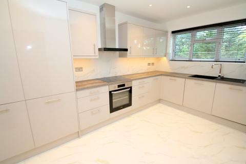 2 bedroom apartment to rent, Budebury Road, Staines-upon-Thames, TW18